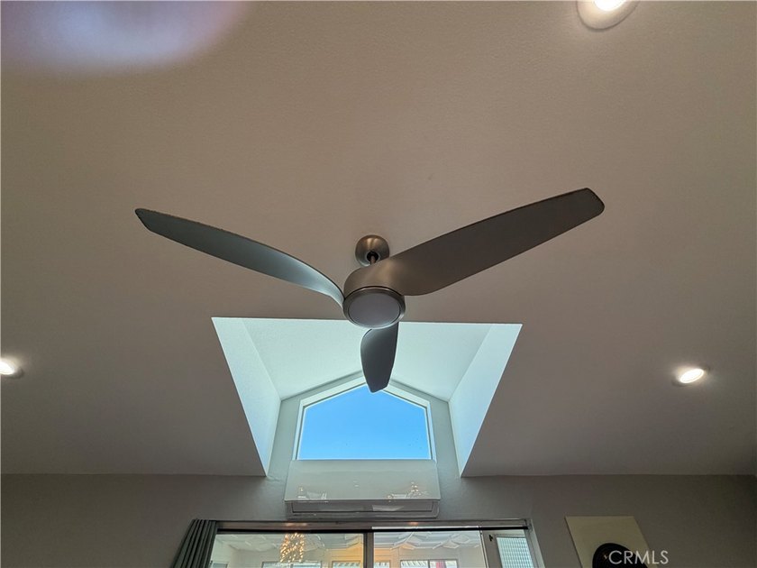 Beautiful, clean and move in ready. This 3 bedroom, 2 bth., Surf - photo 6