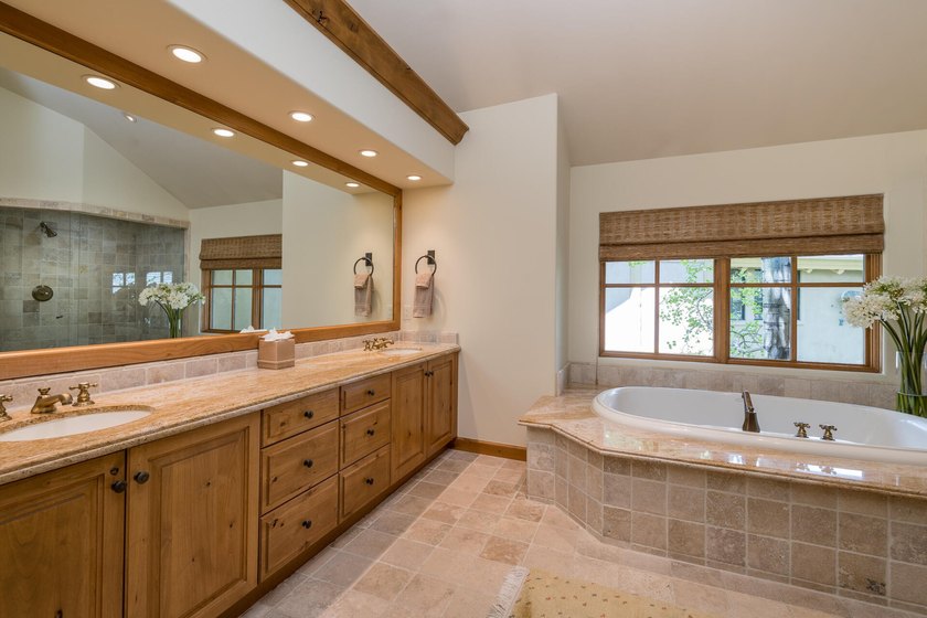 Few locations in the Wood River Valley rival this one -- - photo 25