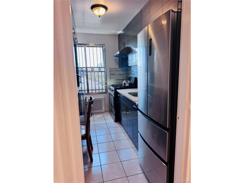 Discover this lovely 1 bedroom co-op featuring a large living - photo 2