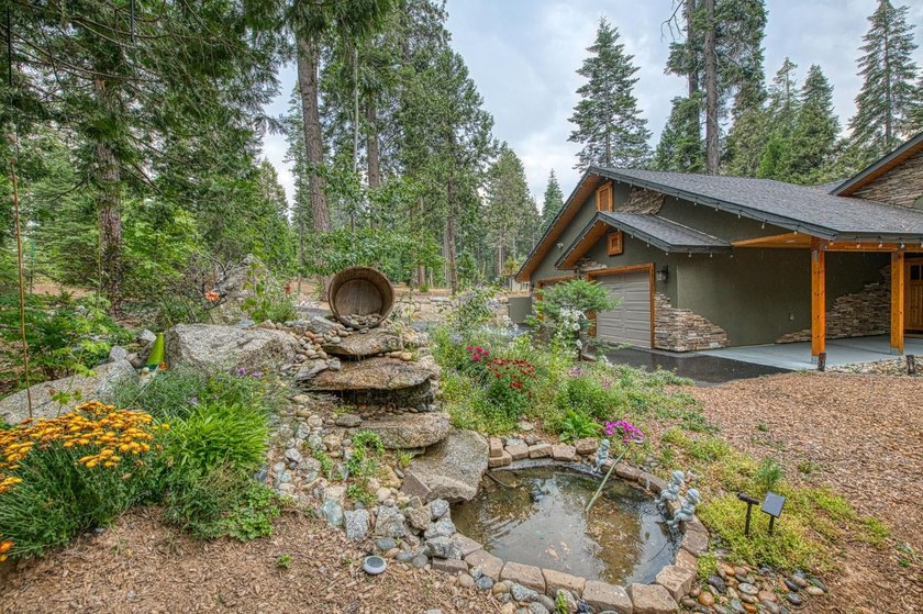 OPEN HOUSE: Sunday, July 5th 12 - 3pmMeticulously maintained and - photo 2