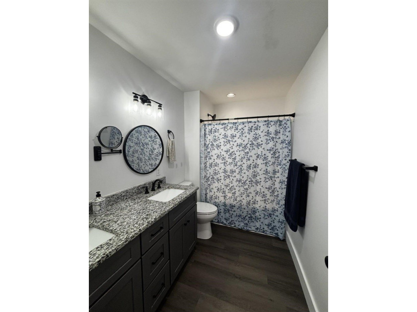 Like new and move-in Ready! This beautiful 3 bed 2 bath home was - photo 14
