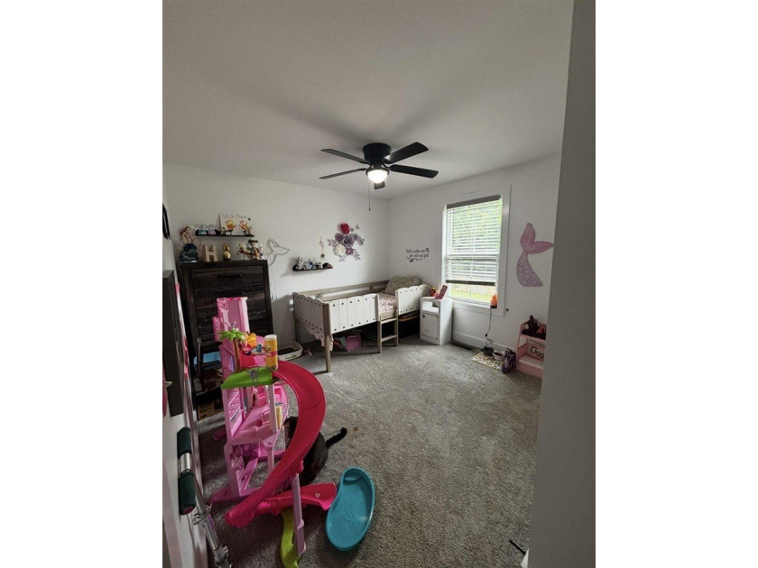 Like new and move-in Ready! This beautiful 3 bed 2 bath home was - photo 15