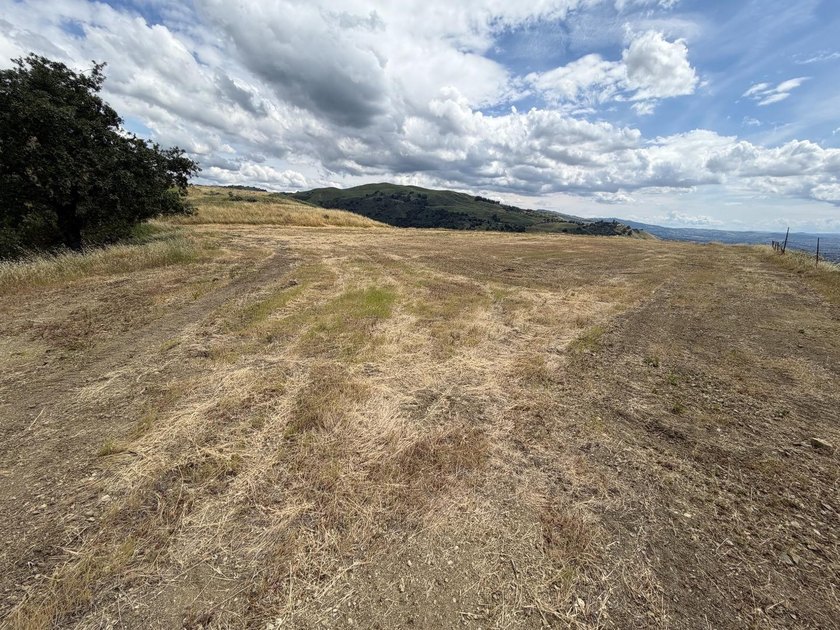An extraordinary and irreplaceable offering 31 plus acres of - photo 7