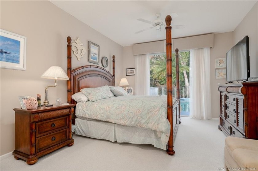 NEW ROOF! NEW PRICE! This Ballantrae Pool Home offers 3 bedrooms - photo 15