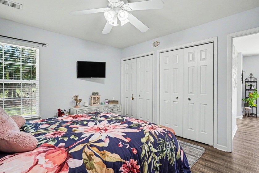 Welcome to this meticulously maintained home offering comfort - photo 20