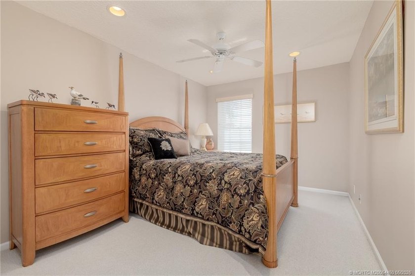 NEW ROOF! NEW PRICE! This Ballantrae Pool Home offers 3 bedrooms - photo 26