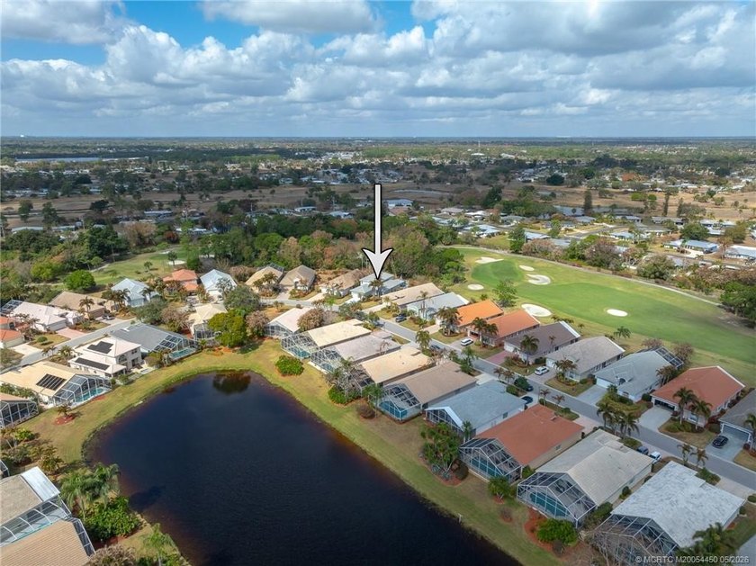 NEW ROOF! NEW PRICE! This Ballantrae Pool Home offers 3 bedrooms - photo 32