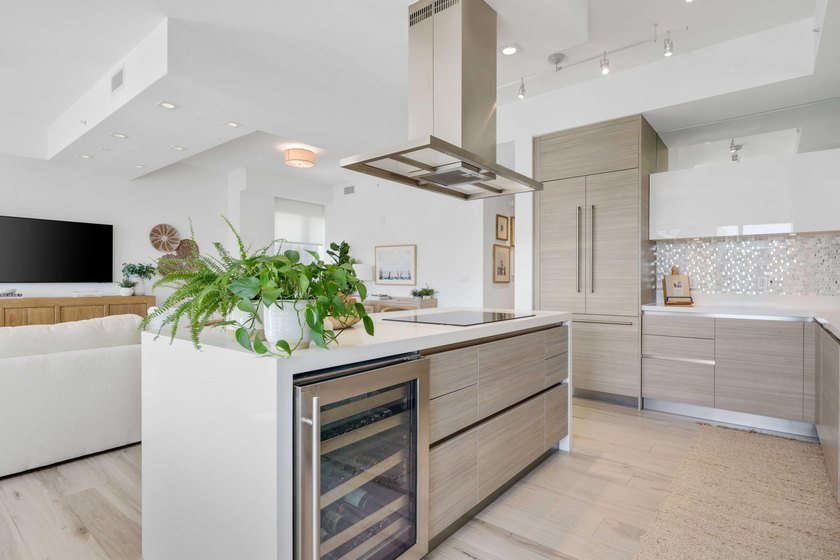 Originally designed as a 3 bedroom floorplan and thoughtfully - photo 9