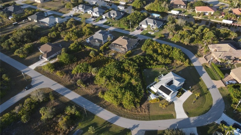 Oversized residential lot offering almost 0.28 acres, located in - photo 4