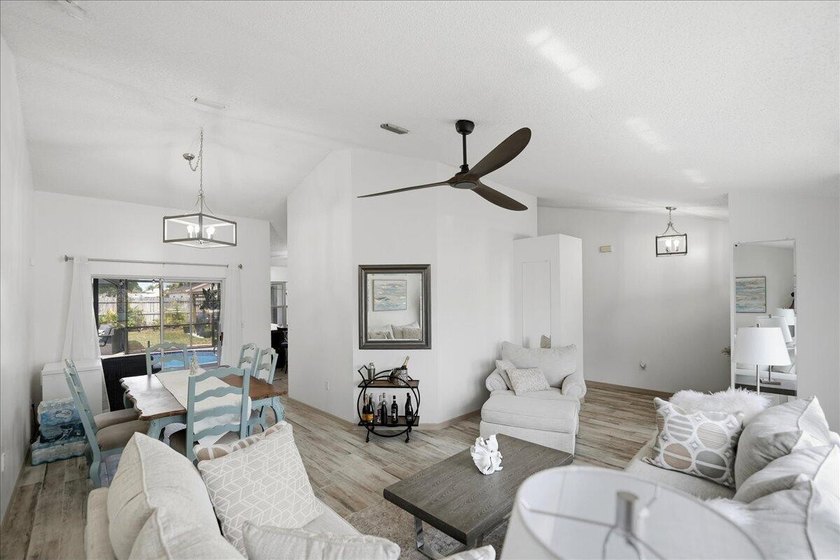 Welcome home to this beautifully updated 3-bedroom, 2-bath pool - photo 7