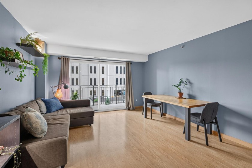Experience the best of urban living in this stylish 1-bedroom - photo 11