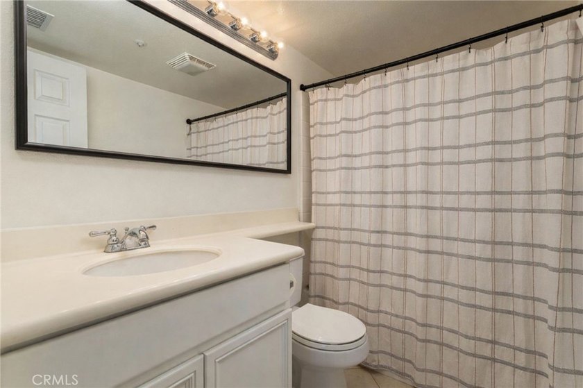 Tucked within the Chambray community of Ladera Ranch, this - photo 13