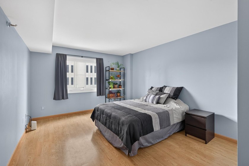 Experience the best of urban living in this stylish 1-bedroom - photo 14