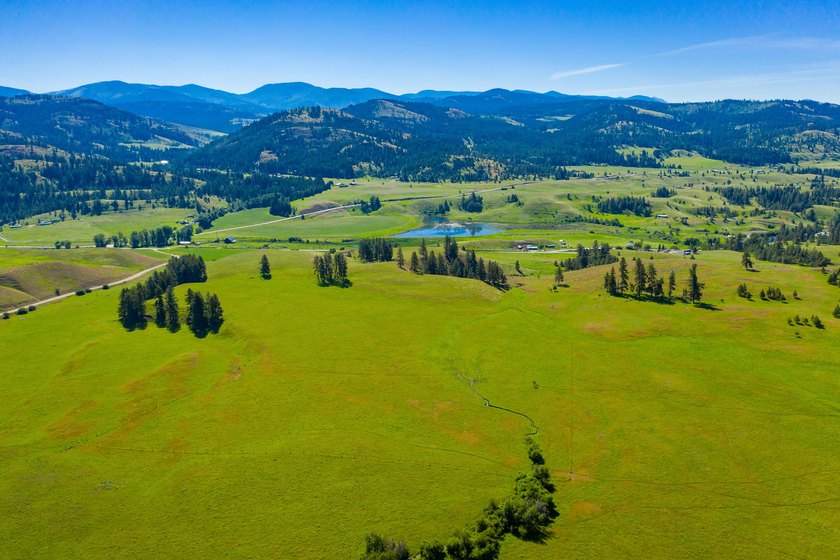One of the most picturesque ranches in NE Washington. 922 acres - photo 12