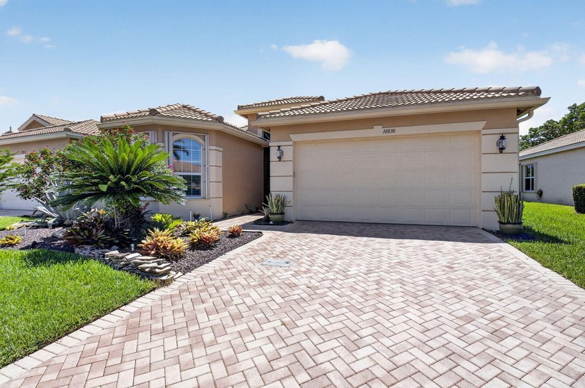 Welcome home to this beautifully maintained, well-cared-for - photo 2