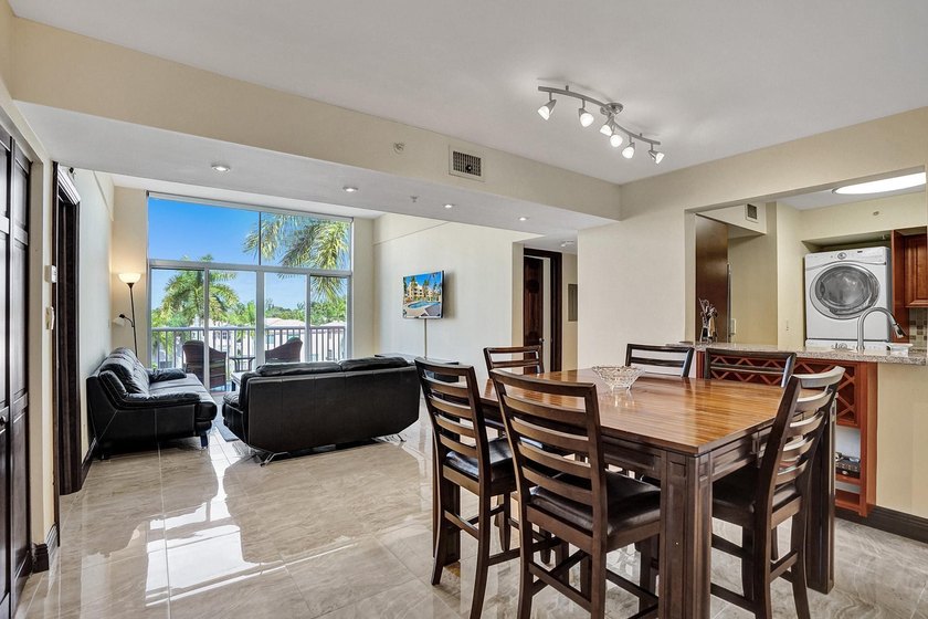 Welcome to this well-appointed two-bedroom, two-bathroom - photo 3