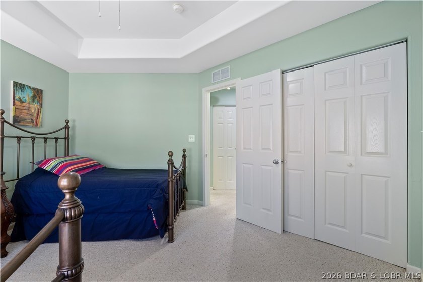 Enjoy easy lake living from this well-maintained, fully - photo 24