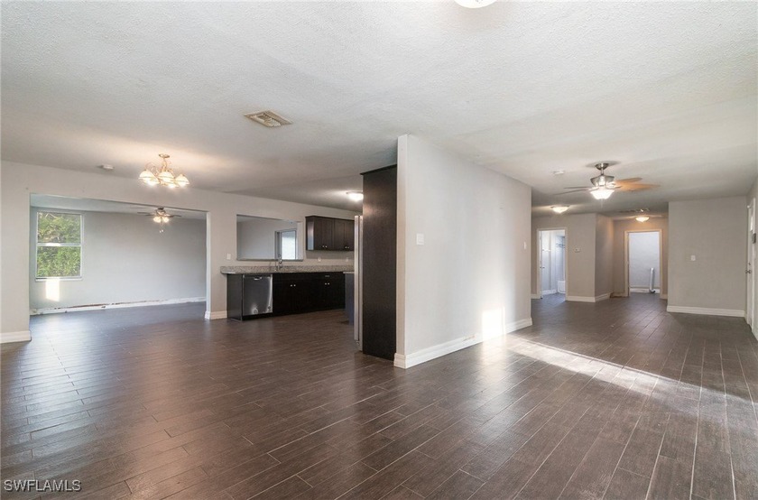 Spacious three-bedroom, two-bathroom home with a two-car garage - photo 6