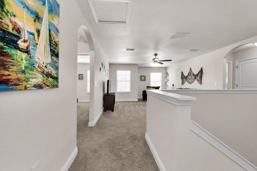 Immaculate, well maintained stunning 5-Bedroom, 2.5 Bath Home - photo 20