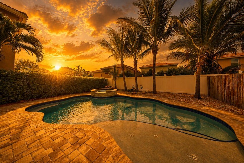 Welcome to this beautifully maintained 4-bedroom, 2.5-bathroom - photo 2