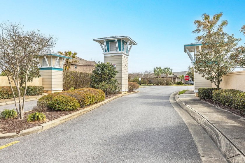 Immaculate, well maintained stunning 5-Bedroom, 2.5 Bath Home - photo 48