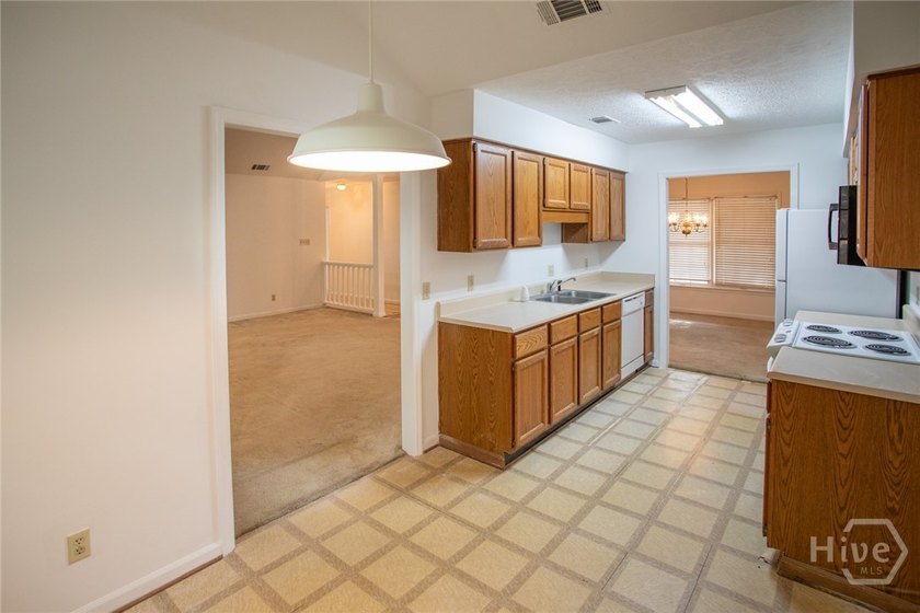 PRICED TO SELL! Exceptional Value &amp; Instant Equity Potential in - photo 4