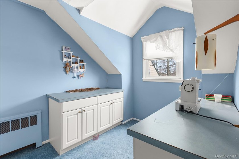Welcome to this charming and spacious 3-bedroom 2-bathroom - photo 14