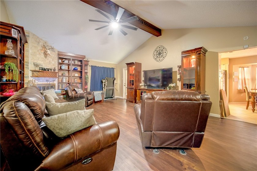 Look at this beautifully maintained all brick home in desirable - photo 12