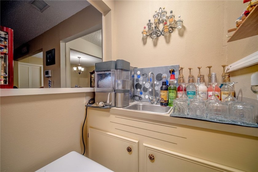 Look at this beautifully maintained all brick home in desirable - photo 14