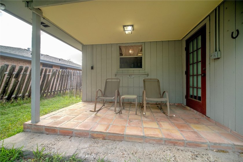 Look at this beautifully maintained all brick home in desirable - photo 23