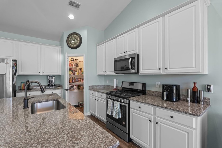If you're looking for exceptional value, an ideal layout, and a - photo 21