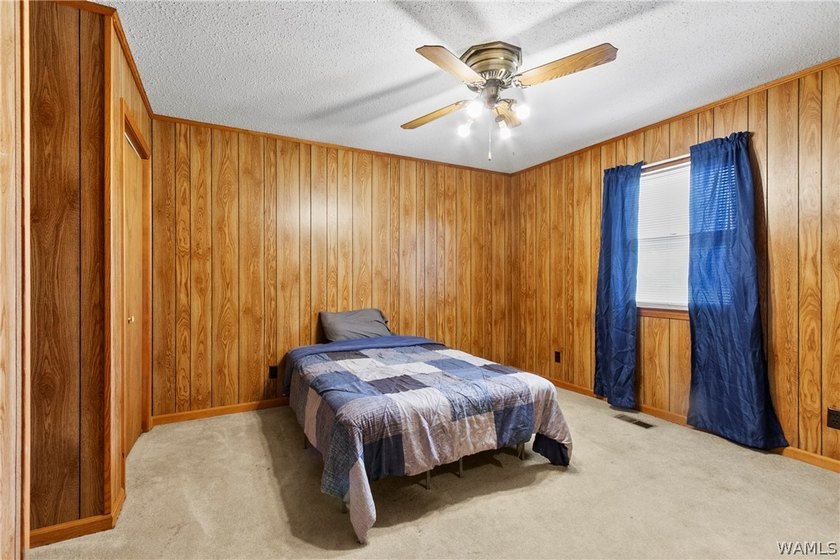 This spacious 6-bedroom, 4-bathroom home offers over 3,360 sq ft - photo 21