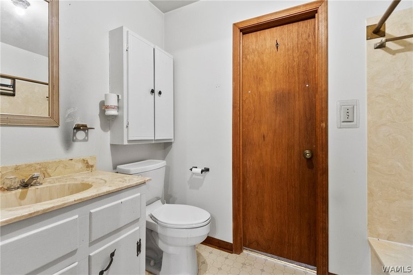 This spacious 6-bedroom, 4-bathroom home offers over 3,360 sq ft - photo 22