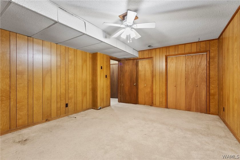 This spacious 6-bedroom, 4-bathroom home offers over 3,360 sq ft - photo 27