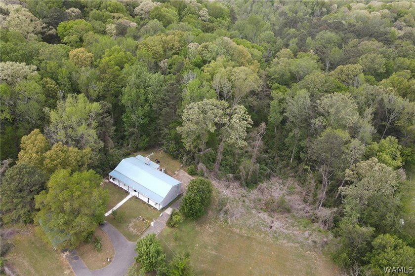 This spacious 6-bedroom, 4-bathroom home offers over 3,360 sq ft - photo 35