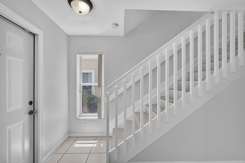 Welcome to this beautifully updated 3-bedroom, 2.5-bath 2 story - photo 4