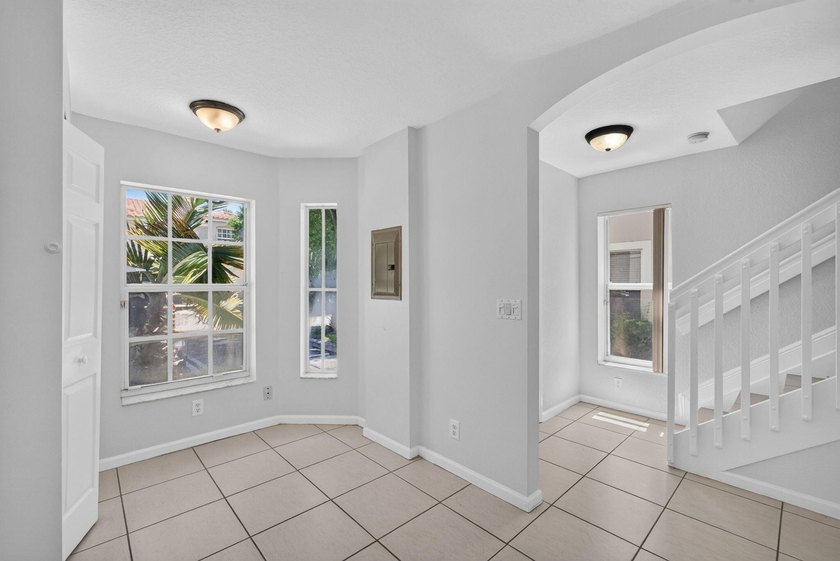 Welcome to this beautifully updated 3-bedroom, 2.5-bath 2 story - photo 9