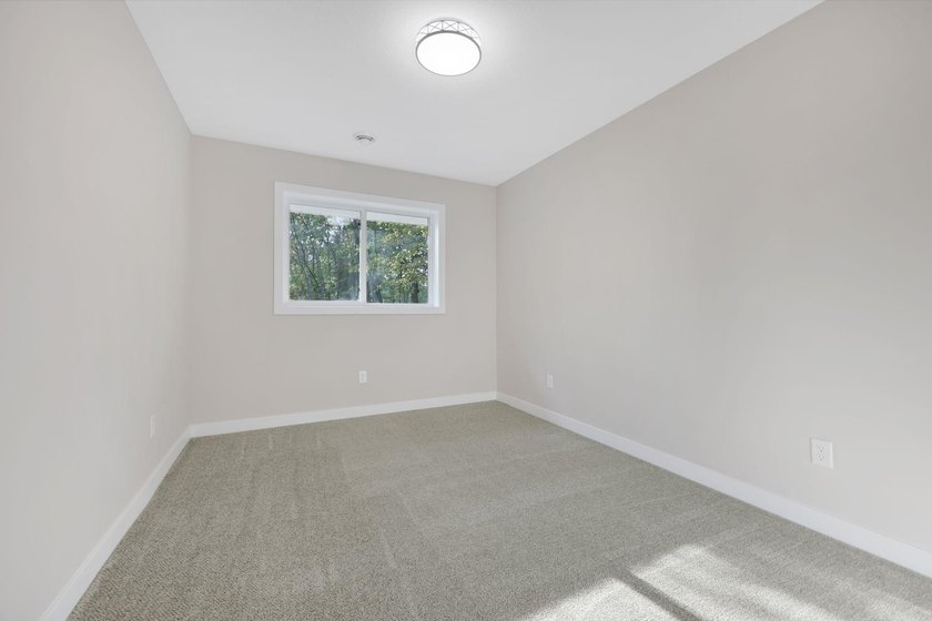 331 Gateway Parkway - photo 18