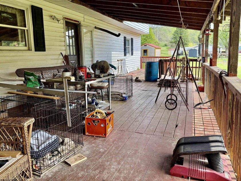 Country living at its best! This two-story home just needs a - photo 23