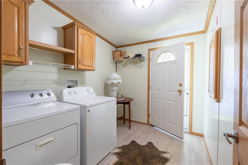 This single level 1400+ sq.ft. open living floorplan is light - photo 20