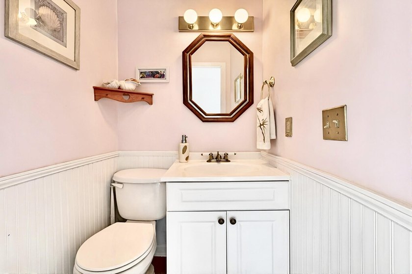 Exceptional Value 3-Bedroom Townhome Approximately One Mile to - photo 27