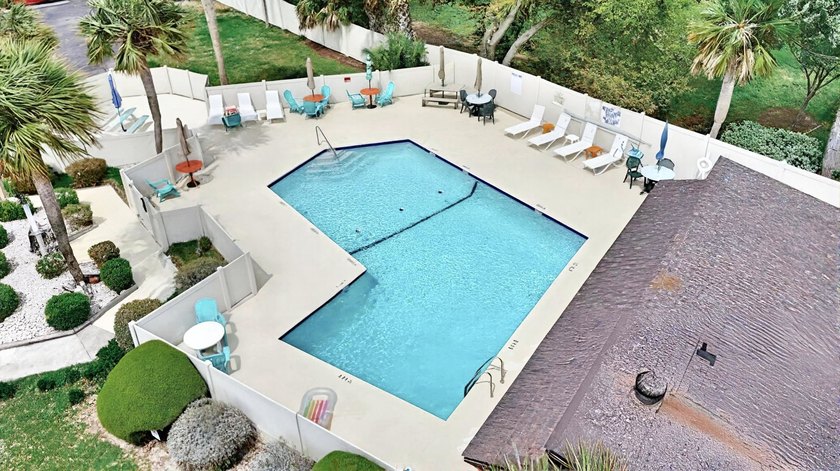 Exceptional Value 3-Bedroom Townhome Approximately One Mile to - photo 32