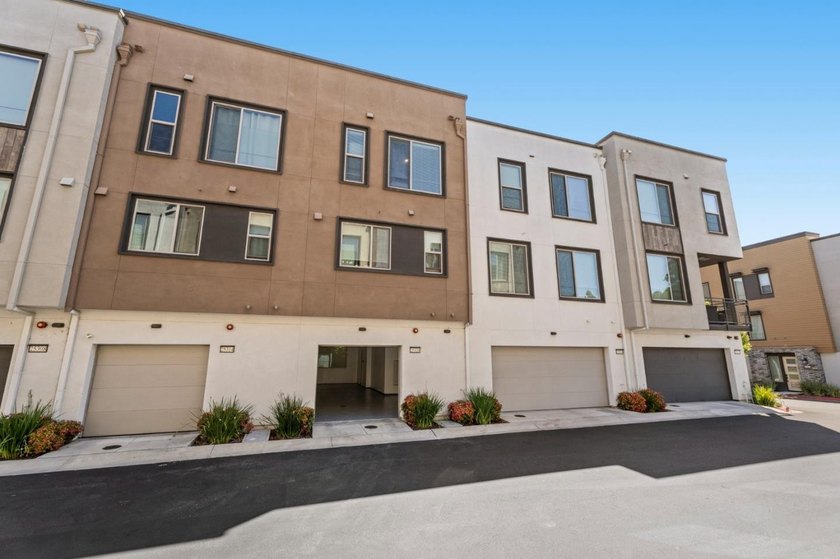 Welcome to 25320 Villager Lane, a beautifully updated - photo 32