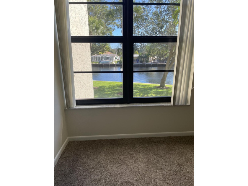 GREAT LOCATION-BEST SCHOOLS-5 MIN TO DOWNTOWN BOCA RATON- CLOSE - photo 10