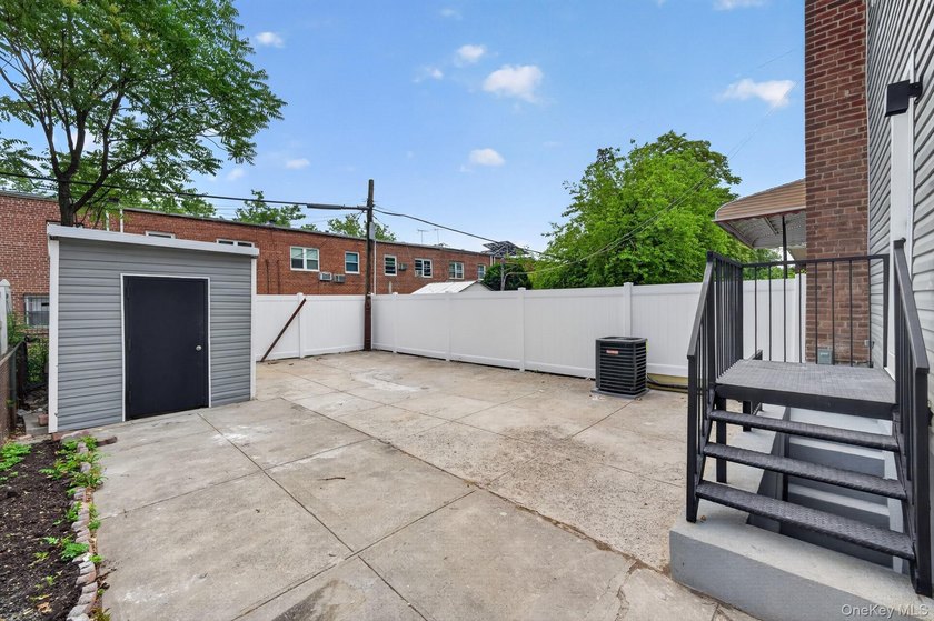 Experience modern living at its finest in this stunning newly - photo 11