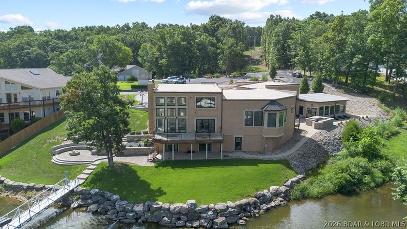 Luxury lakefront home located in a highly sought-after cove at - photo 13