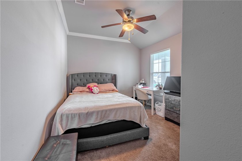 Charming and well-maintained home featuring an inviting - photo 22