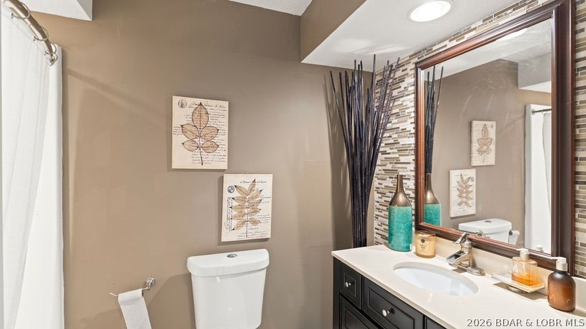 Luxury lakefront home located in a highly sought-after cove at - photo 45