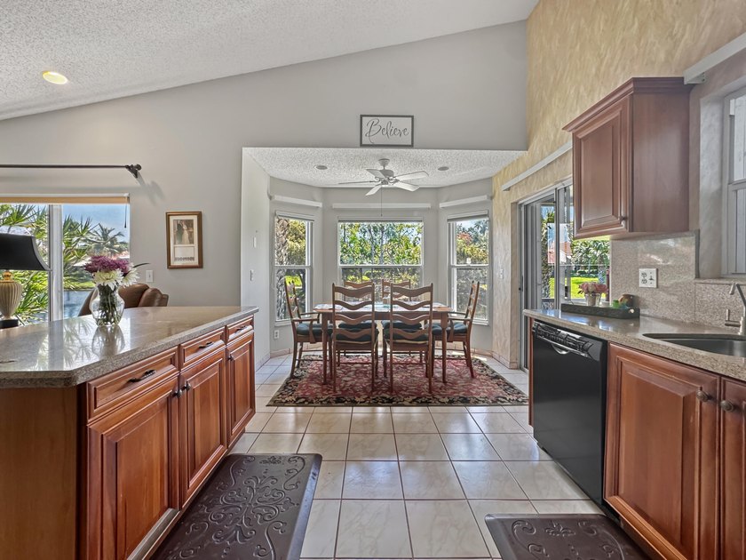 Welcome to this spacious 3-bedroom, 2-bath single-family home in - photo 11