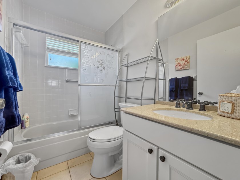 Welcome to this spacious 3-bedroom, 2-bath single-family home in - photo 15